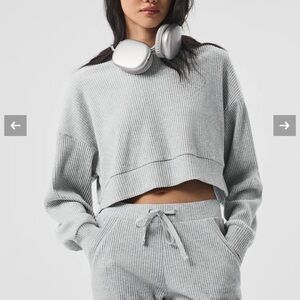 ALO Cropped Ribbed Knit Hoodie - Light Gray